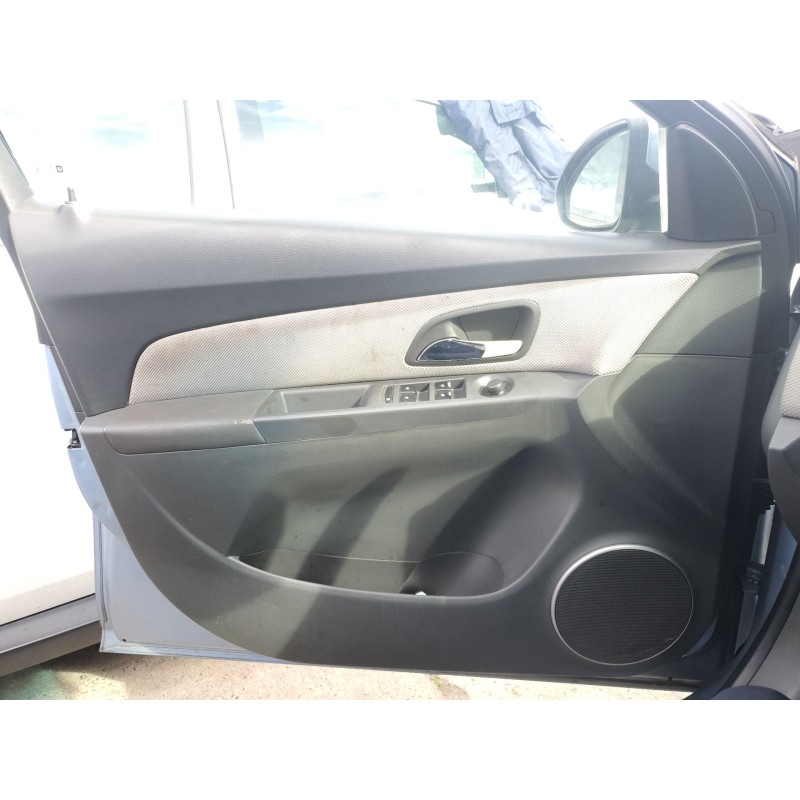 Recambio de guarnecido puerta delantera izquierda para chevrolet cruze (j300) 2.0 cdi referencia OEM IAM   
							