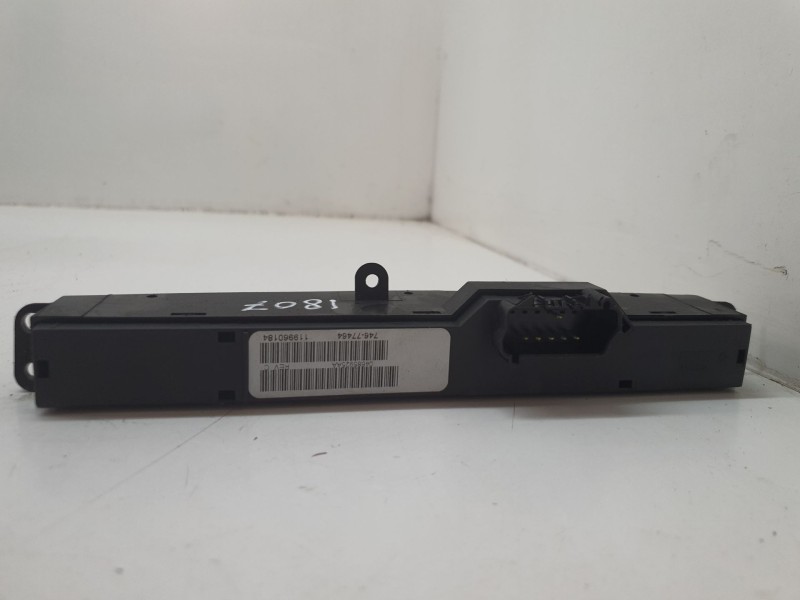 Recambio de mando multifuncion para chrysler voyager (rg) 2.5 crd 141 cv referencia OEM IAM 74677464  