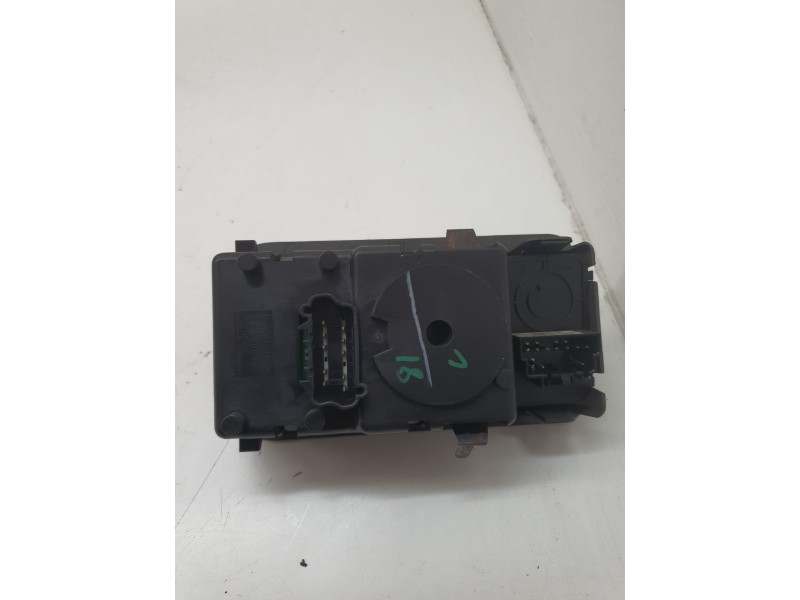 Recambio de mando luces para chrysler voyager (rg) 2.5 crd 141 cv referencia OEM IAM 0YC311J8AE  