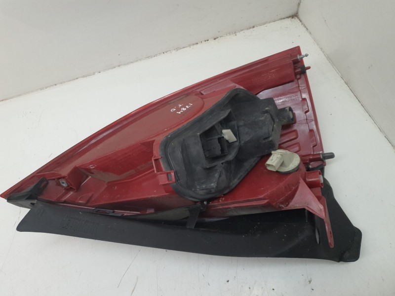 Recambio de piloto trasero derecho para renault megane ii berlina 5p 1.5 dci 86 cv referencia OEM IAM   