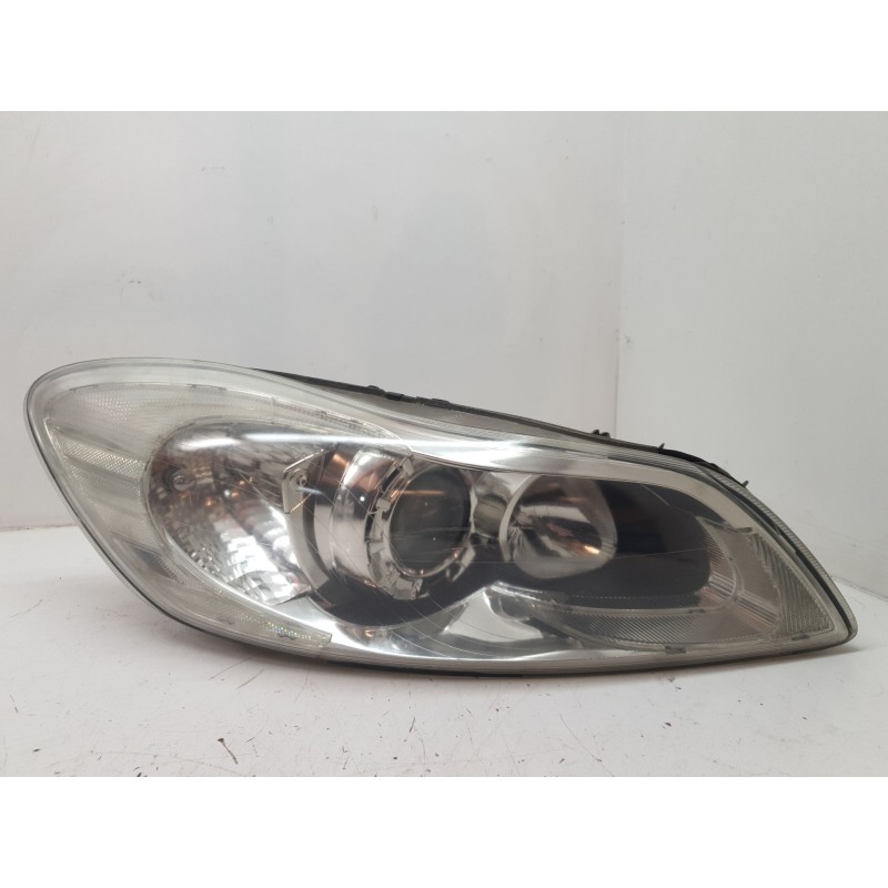 Recambio de faro derecho para volvo c30 1.6 100 cv referencia OEM IAM 31214800 0301255202 
							