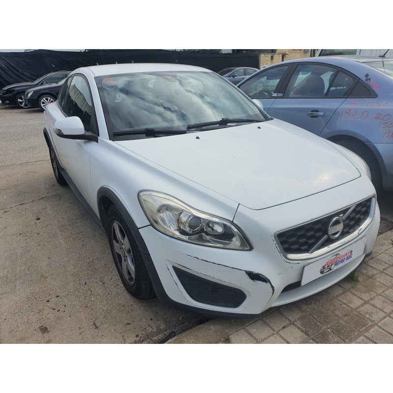 volvo c30 del año 2010
							