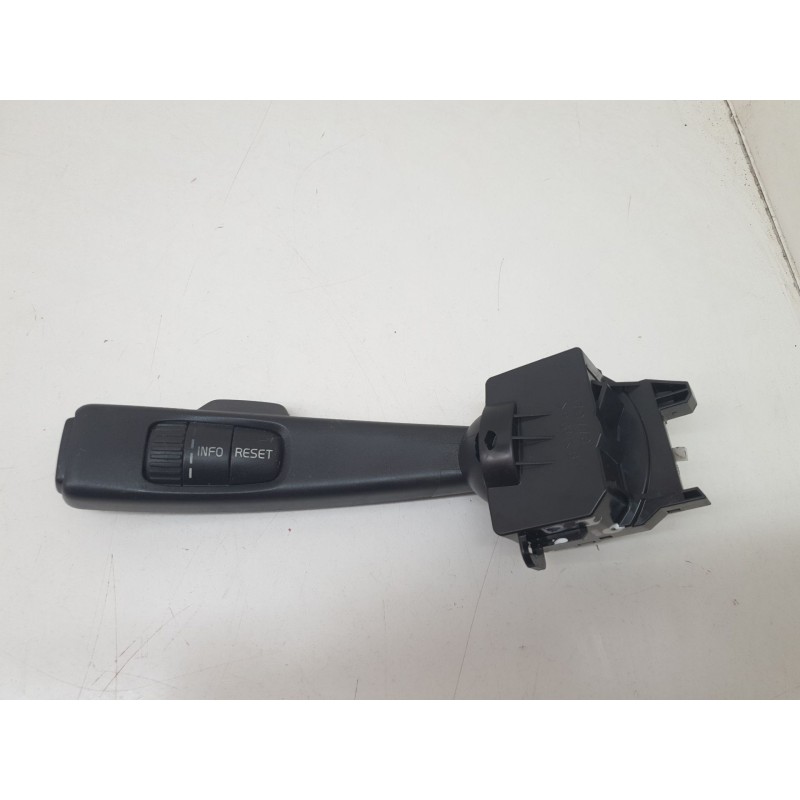 Recambio de mando multifuncion para volvo c30 1.6 100 cv referencia OEM IAM 17D770  
							