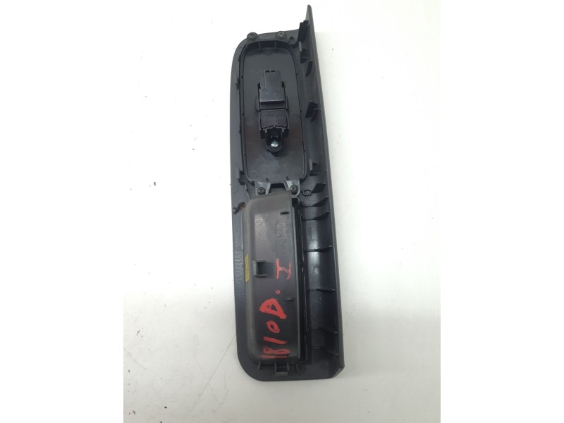 Recambio de mando elevalunas delantero derecho para volvo c30 1.6 100 cv referencia OEM IAM 8679474  