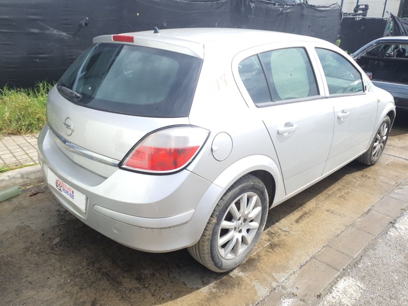 opel astra h (a04) del año 2005