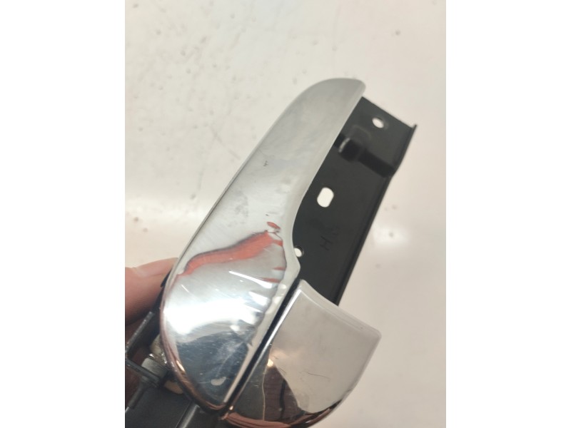 Recambio de maneta interior delantera derecha para kia carnival ii 2.9 crdi lx referencia OEM IAM   