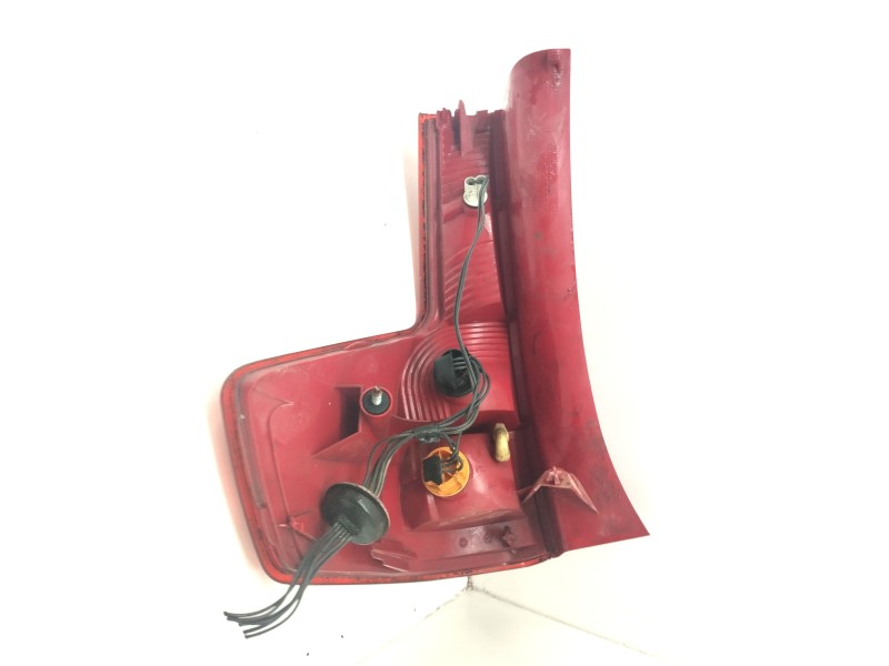 Recambio de piloto trasero derecho para citroën c4 berlina 1.6 hdi 90 cv referencia OEM IAM   