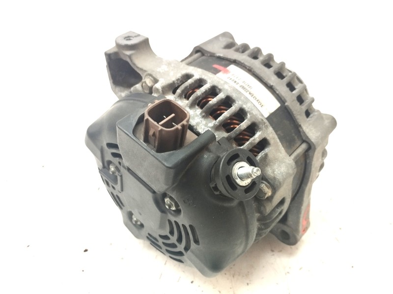 Recambio de alternador para toyota auris 1.4 d-4d 90 cv referencia OEM IAM 270600N040  1042102320