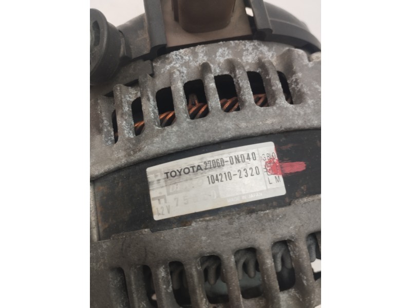 Recambio de alternador para toyota auris 1.4 d-4d 90 cv referencia OEM IAM 270600N040  1042102320