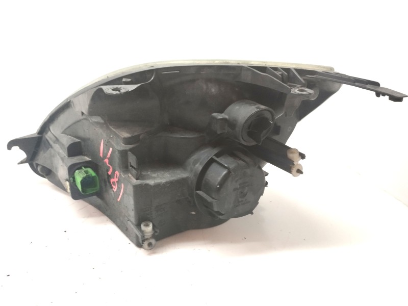 Recambio de faro derecho para ford fiesta v (jh_, jd_) 1.4 tdci referencia OEM IAM 2S6X13K046A  
