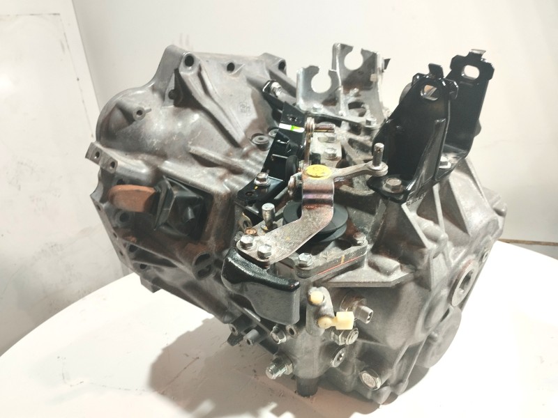 Recambio de caja cambios para toyota auris 2.0 d-4d 126 cv referencia OEM IAM A9Z04666  