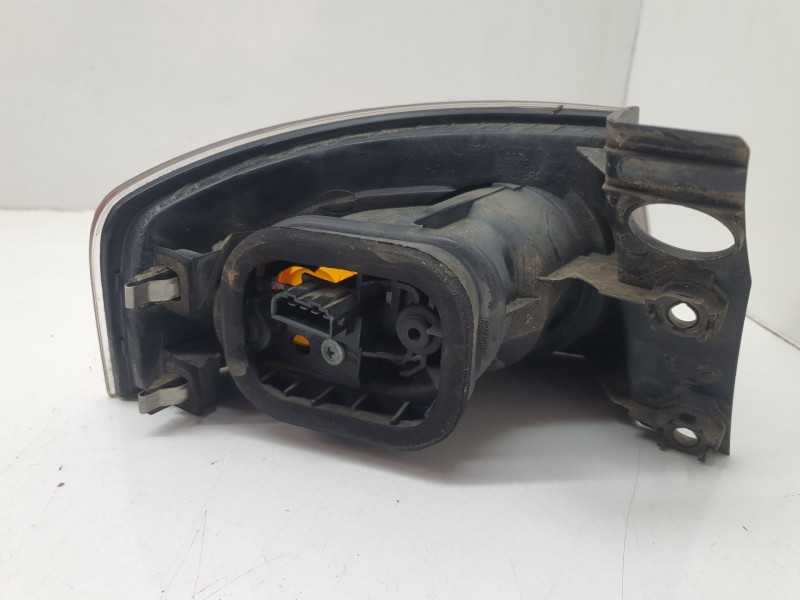 Recambio de piloto trasero derecho para seat ibiza iii (6l1) 1.9 sdi referencia OEM IAM 6L6945096A  
							