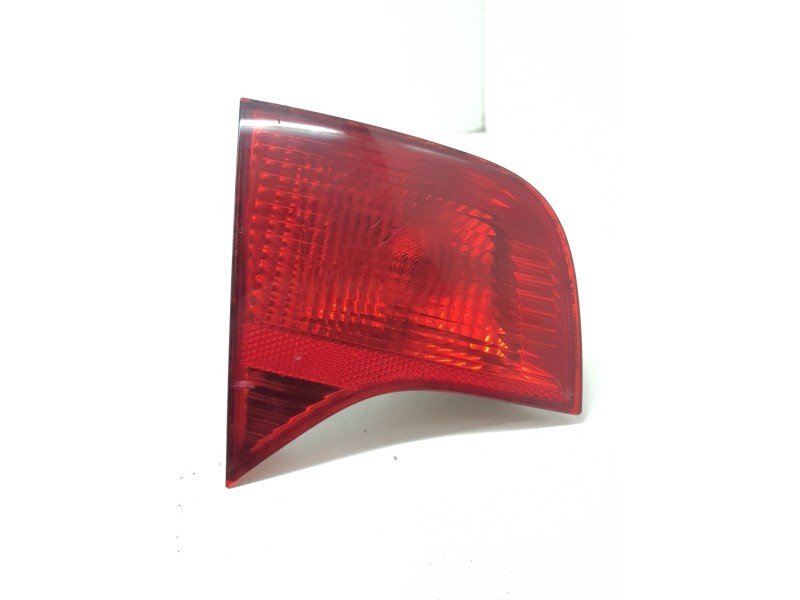 Recambio de piloto trasero izquierdo interior para audi a4 berlina (8e) 2.0 tdi referencia OEM IAM 96503801  
							