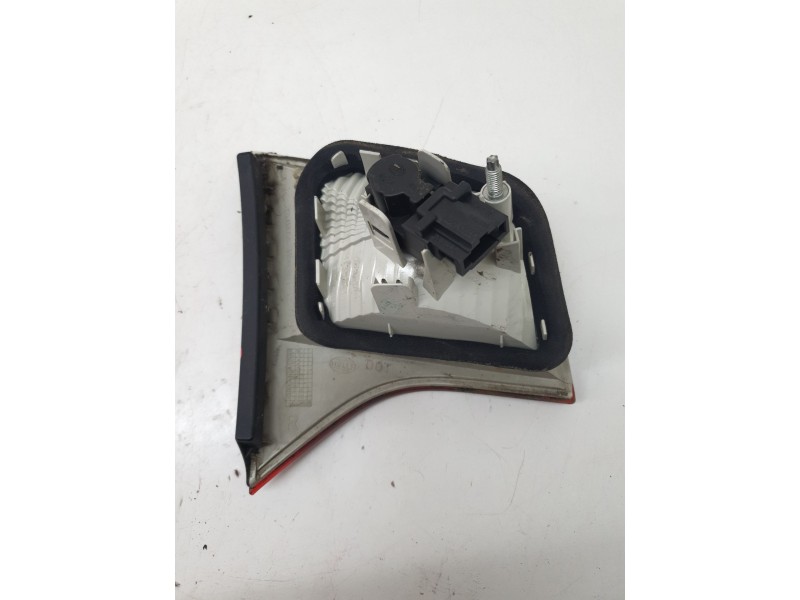 Recambio de piloto trasero derecho interior para audi a4 berlina (8e) 2.0 tdi referencia OEM IAM   
							