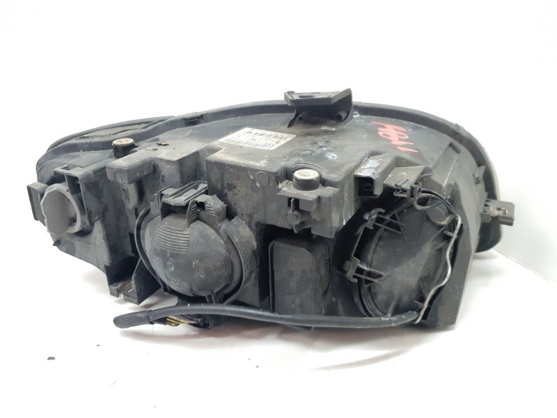 Recambio de faro izquierdo para audi a4 berlina (8e) 2.0 tdi referencia OEM IAM   
							