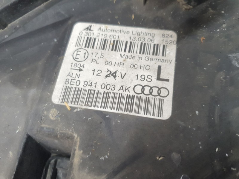 Recambio de faro izquierdo para audi a4 berlina (8e) 2.0 tdi referencia OEM IAM   
							