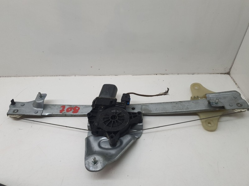 Recambio de elevalunas delantero derecho para dacia duster ii 1.5 blue dci diesel fap cat referencia OEM IAM 807201952R  
							