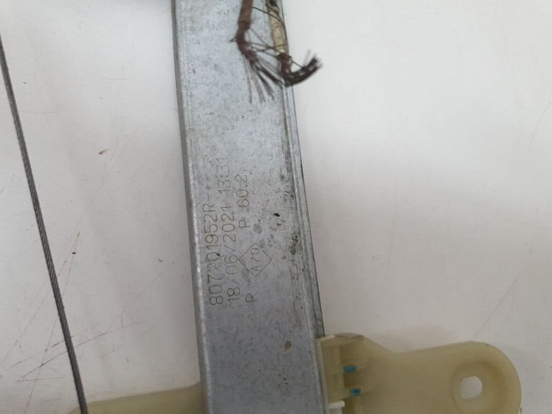 Recambio de elevalunas delantero derecho para dacia duster ii 1.5 blue dci diesel fap cat referencia OEM IAM 807201952R  