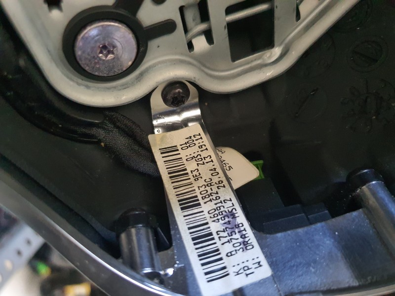 Recambio de volante sin airbag para mercedes-benz clase cla (w117) cla 220 cdi (117.303) referencia OEM IAM A17246018039E3  