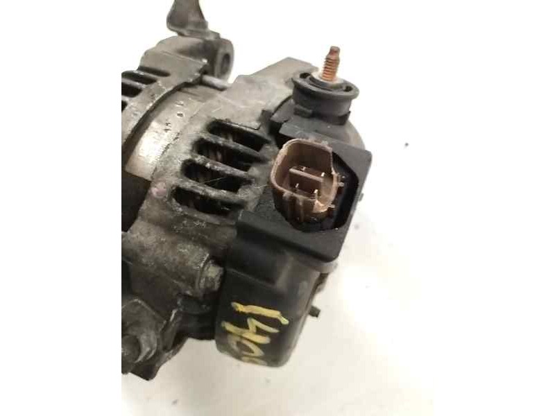 Recambio de alternador para toyota yaris 1.0 cat referencia OEM IAM 2706000060  