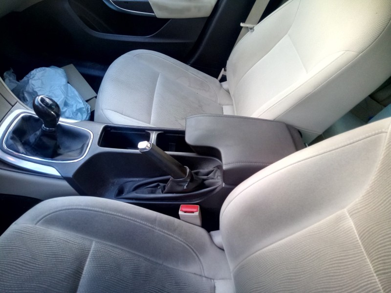 Recambio de apoyabrazos central para opel insignia berlina 2.0 cdti cat referencia OEM IAM   