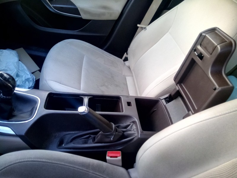 Recambio de apoyabrazos central para opel insignia berlina 2.0 cdti cat referencia OEM IAM   