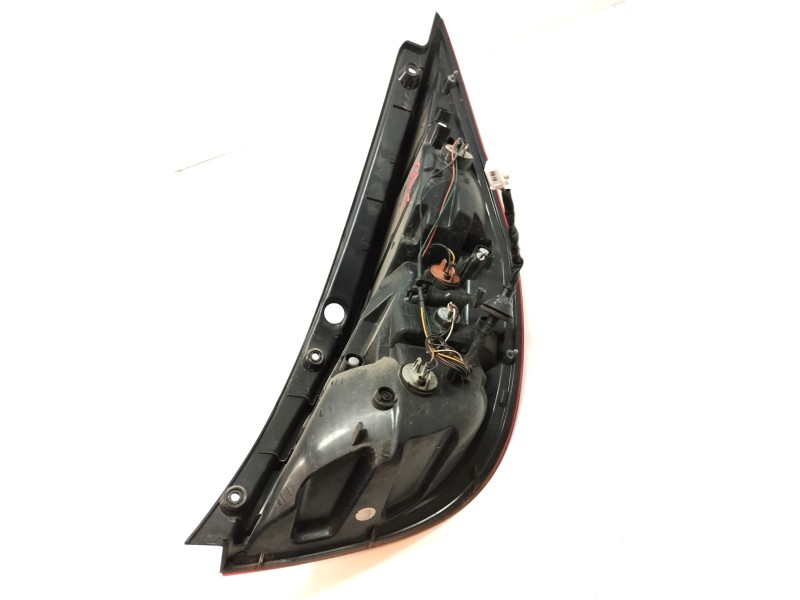 Recambio de piloto trasero izquierdo para hyundai i30 1.6 crdi cat referencia OEM IAM 924012R0  