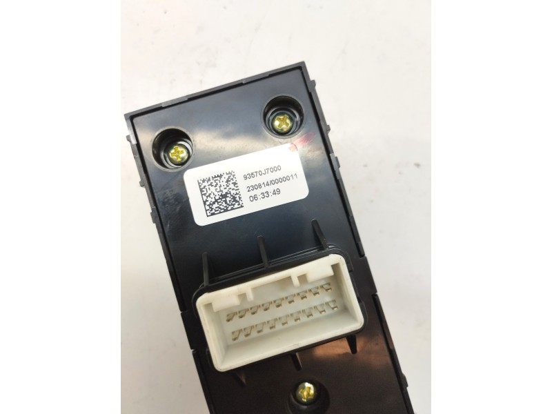 Recambio de mando elevalunas delantero izquierdo para kia xceed hybrid referencia OEM IAM 93570J7000  