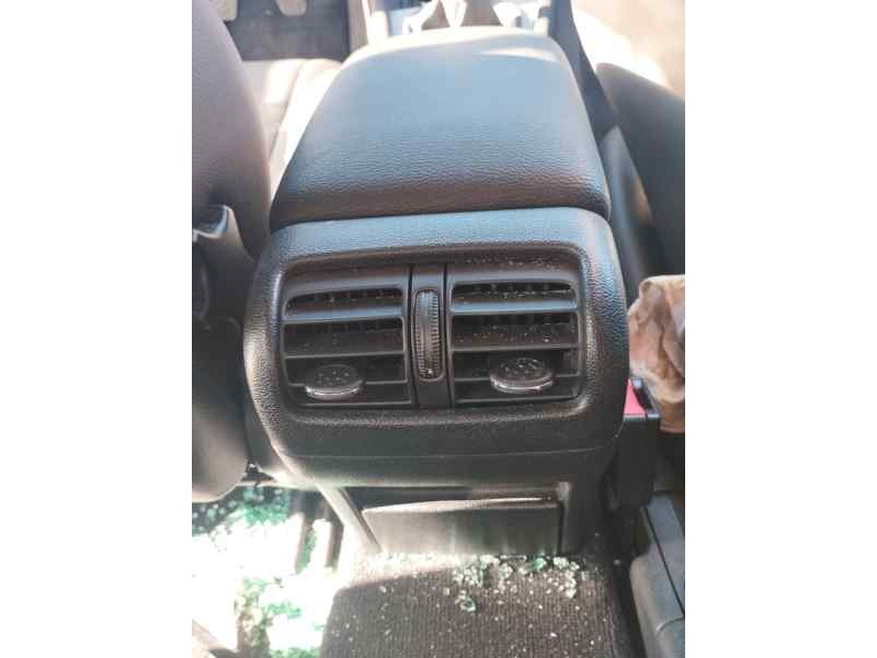 Recambio de apoyabrazos central para mercedes-benz clase clc (cl203) clc 220 cdi 150 cv referencia OEM IAM   