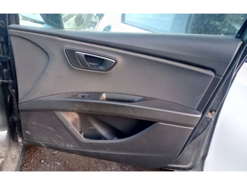 Recambio de guarnecido puerta delantera derecha para seat leon st (5f8) 1.5 16v tsi act referencia OEM IAM   
							