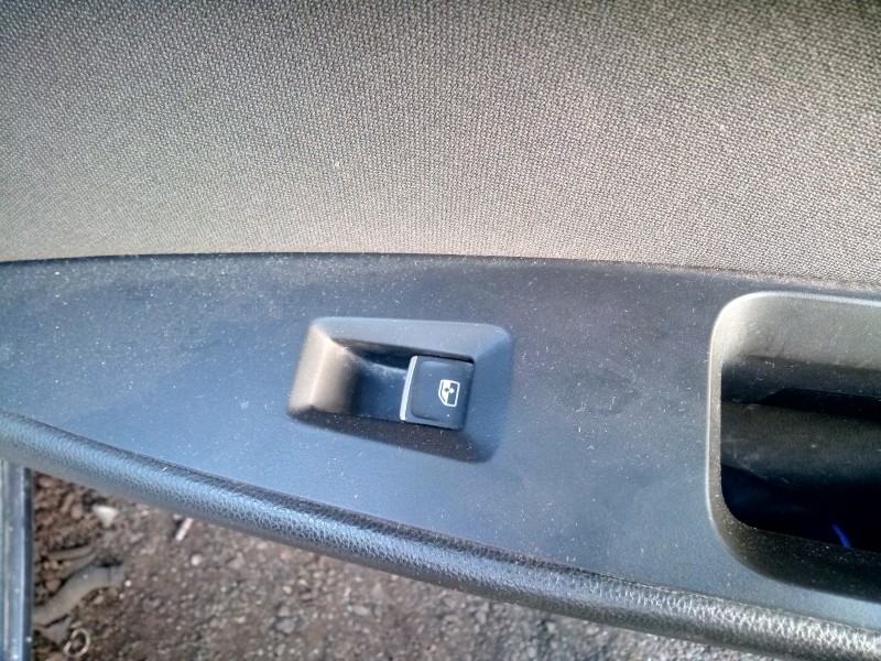 Recambio de mando elevalunas delantero derecho para seat leon st (5f8) 1.5 16v tsi act referencia OEM IAM   
							
