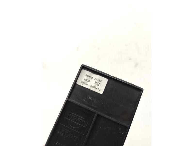 Recambio de mando elevalunas delantero izquierdo para nissan juke (f15) 1.5 dci 110 cv referencia OEM IAM 254011KA5E  
							