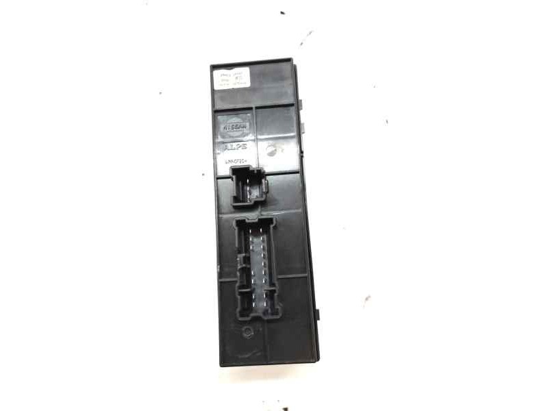 Recambio de mando elevalunas delantero izquierdo para nissan juke (f15) 1.5 dci 110 cv referencia OEM IAM 254011KA5E  
							
