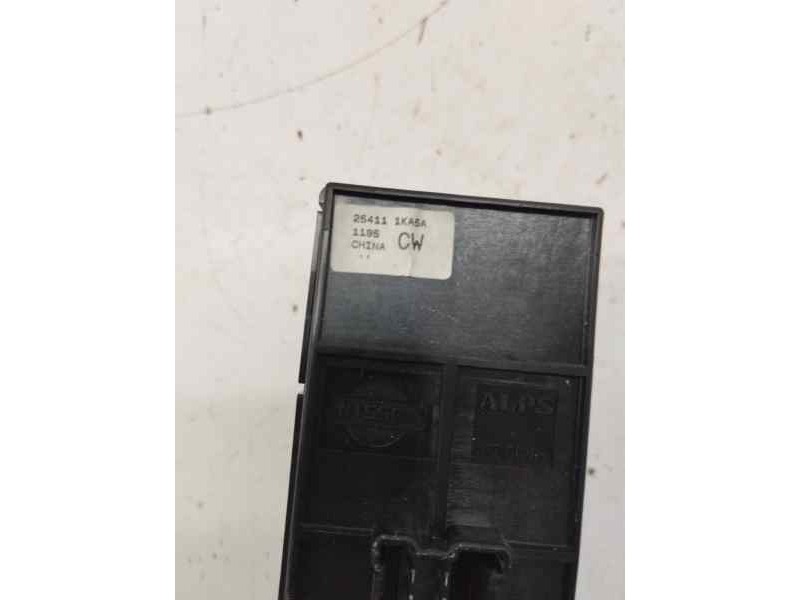 Recambio de mando elevalunas delantero derecho para nissan juke (f15) 1.5 dci 110 cv referencia OEM IAM 254111KA5A  