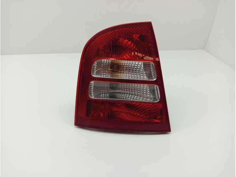 Recambio de piloto trasero izquierdo para skoda octavia berlina (1u2) 1.9 tdi referencia OEM IAM   