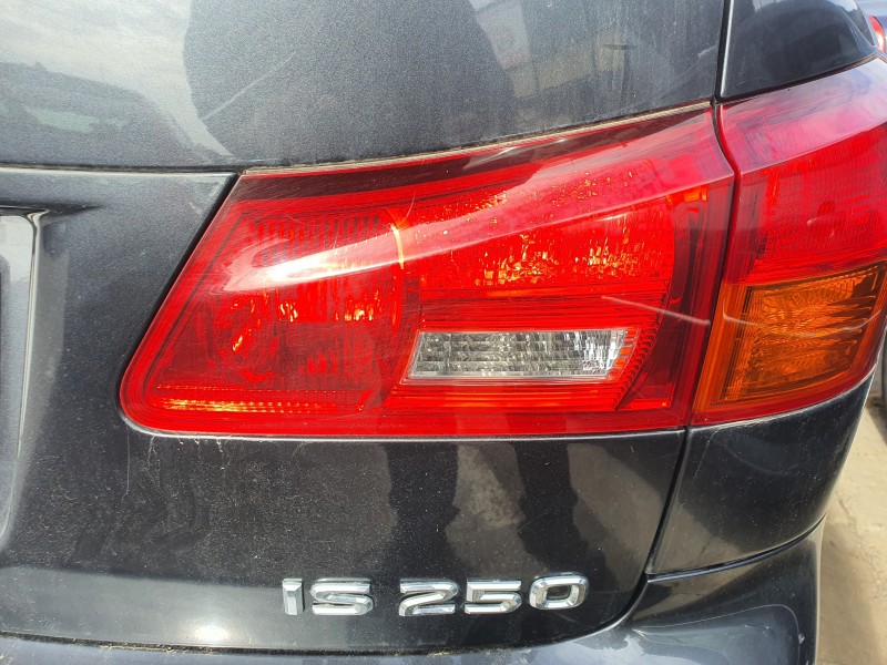 Recambio de piloto trasero derecho interior para lexus is200 (ds2/is2) 2.5 v6 cat referencia OEM IAM   
							