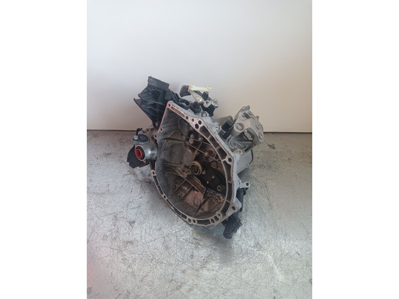 Recambio de caja cambios para peugeot 208 1.2 12v vti referencia OEM IAM 20CR15  