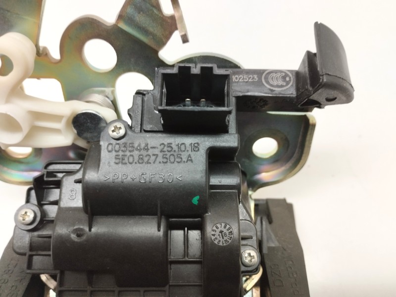 Recambio de cerradura maletero / porton para seat leon st (5f8) 1.5 16v tsi act referencia OEM IAM 5E0827505A  
							