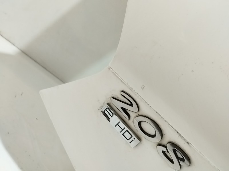 Recambio de porton trasero para peugeot 208 1.6 16v hdi fap referencia OEM IAM   