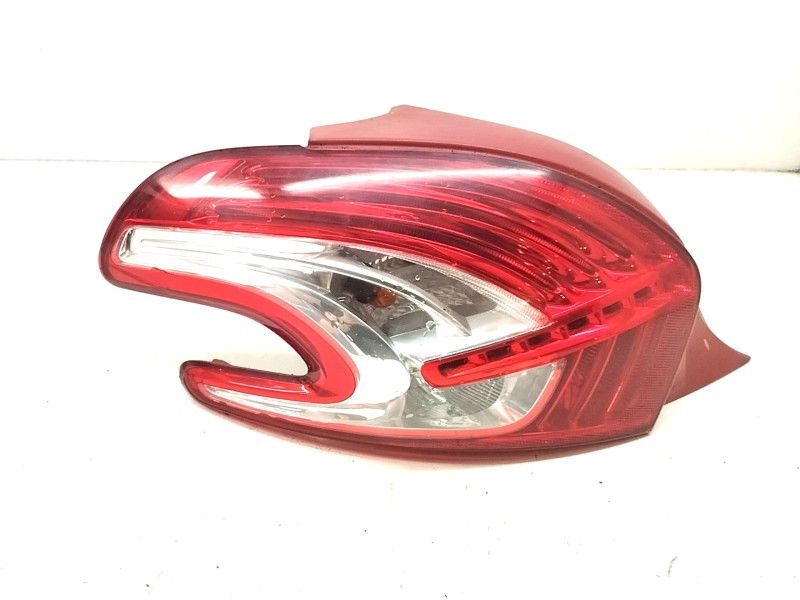 Recambio de piloto trasero izquierdo para peugeot 208 1.6 16v hdi fap referencia OEM IAM 967262828002  