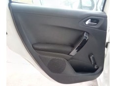 Recambio de guarnecido puerta trasera izquierda para peugeot 208 1.6 16v hdi fap referencia OEM IAM   