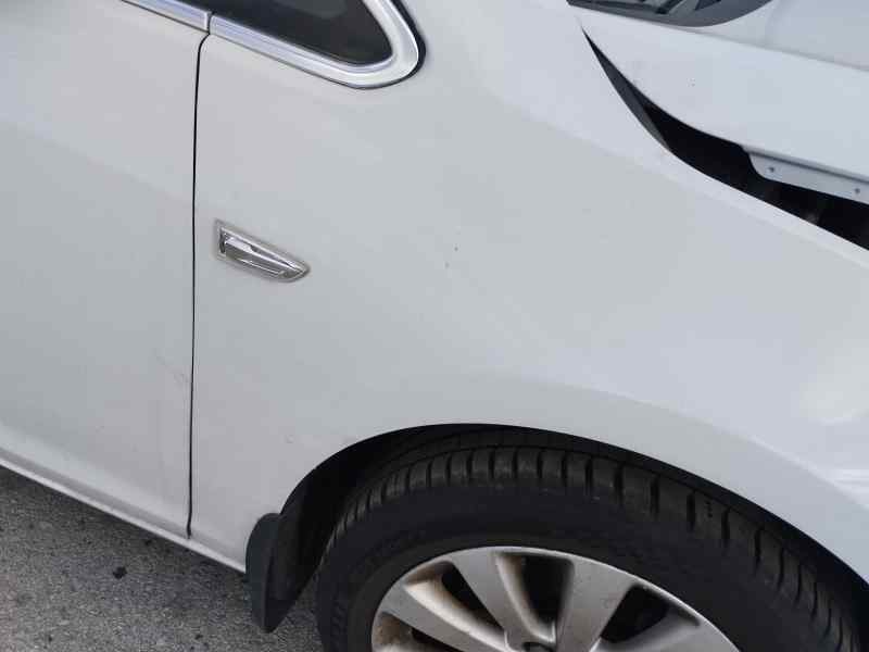 Recambio de aleta delantera derecha para opel astra j lim. 1.7 cdti 131 cv referencia OEM IAM   