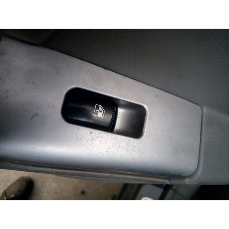 Recambio de mando elevalunas trasero izquierdo para hyundai santa fe (bm) 2.2 crdi cat referencia OEM IAM   