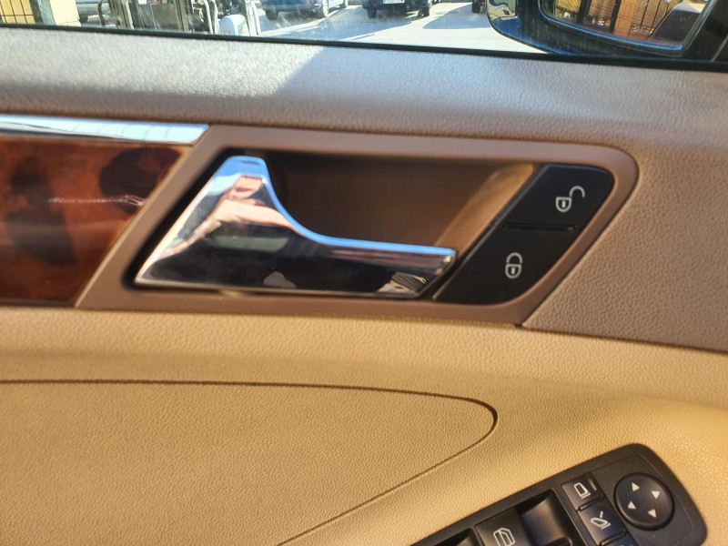 Recambio de maneta interior delantera izquierda para mercedes-benz clase m (w164) 4.0 cdi referencia OEM IAM   
							