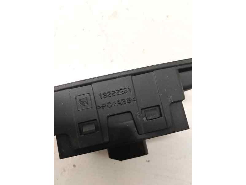 Recambio de mando elevalunas delantero derecho para opel insignia a sedán (g09) 1.6 cdti (69) referencia OEM IAM 13222231  