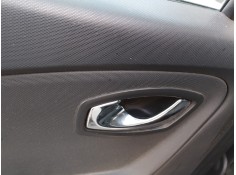 Recambio de maneta interior trasera izquierda para renault captur 1.5 dci diesel fap energy referencia OEM IAM   