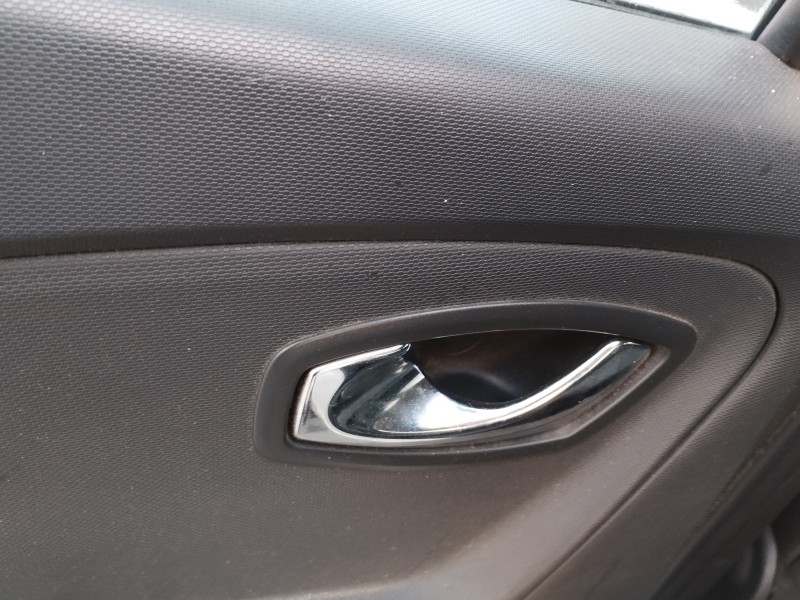 Recambio de maneta interior trasera izquierda para renault captur 1.5 dci diesel fap energy referencia OEM IAM   
							