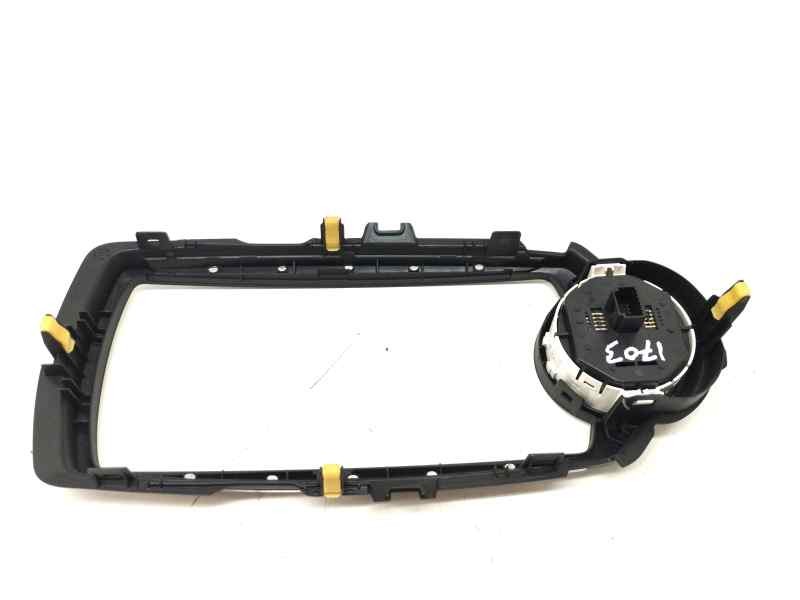 Recambio de no identificado para toyota yaris (_p13_) 1.3 (nsp130_) referencia OEM IAM 864510D030  