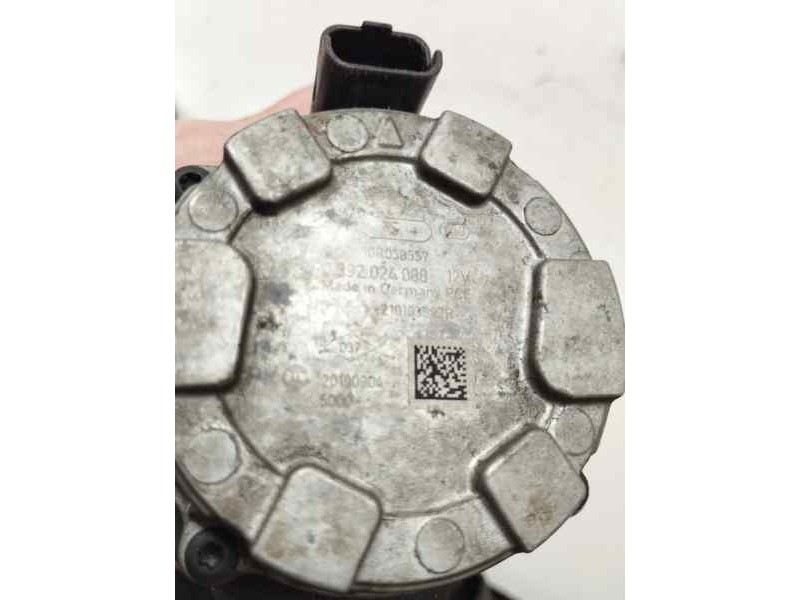 Recambio de bomba agua para dacia logan ii 1.5 dci 95 cv referencia OEM IAM 392024088  