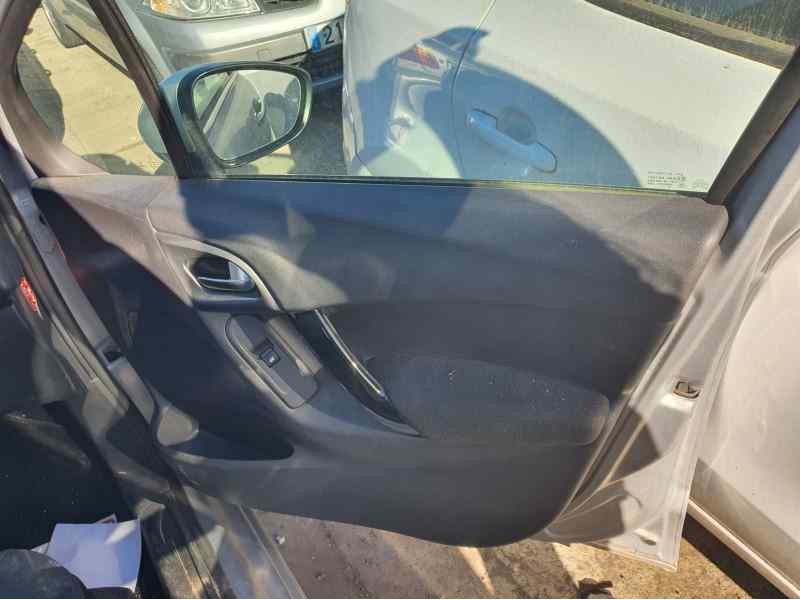 Recambio de guarnecido puerta delantera derecha para citroën c3 1.2 vti 82 cv referencia OEM IAM   
							